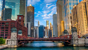 Scenic View Of Wells Street Bridge Over The Chicago River In Illinois Wallpaper