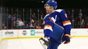 Screaming New York Islanders Player Wallpaper