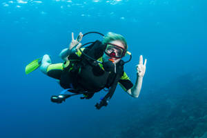 Scuba Diving Ok Hand Sign Wallpaper