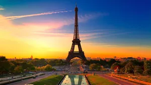 Seal Your Love At The City Of Love - Paris Wallpaper