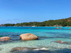 Seychelles Baie Saint Anne Wallpaper