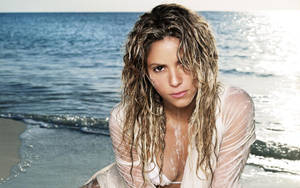 Shakira Drenched In Water Wallpaper