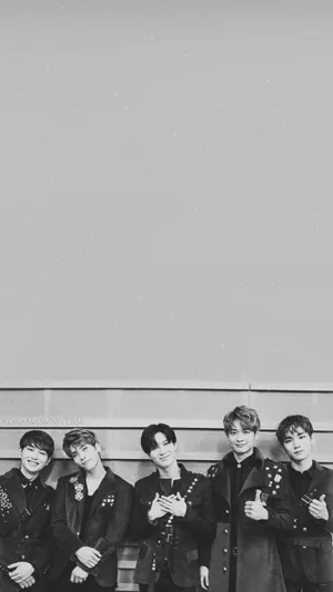 Shinee Black And White Wallpaper