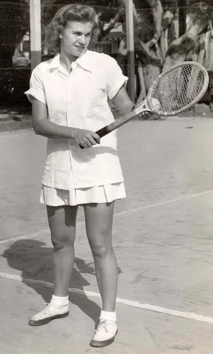 Shirley Fry Irvin: A Grand Slam Champion: Wallpaper