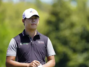 Si Woo Kim Licking Lips Wallpaper