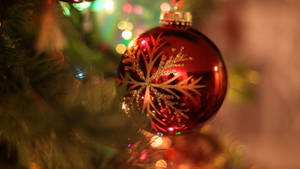 Simple 4k Ultra Hd Christmas Ball Wallpaper