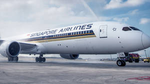 Singapore Airlines Large Taxiway Wallpaper