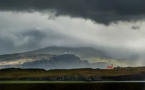 Small House With Big Views Wallpaper