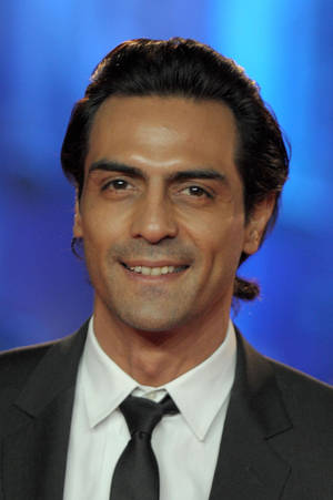 Smiling Arjun Rampal In Suit Wallpaper