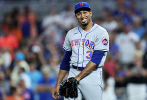 Smiling Edwin Diaz Wallpaper