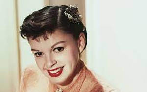 Smiling Young American Actress Judy Garland Wallpaper