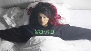 Snow Tha Product Wokein Bed Wallpaper