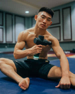 Song Yadong Muscle Massager Wallpaper