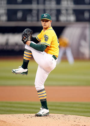 Sonny Gray On Base Wallpaper