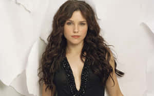 Sophia Bush Glows In The Sun Wallpaper