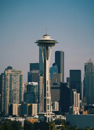 Space Needle Observation Deck In Cool Seattle Wallpaper