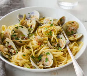 Spaghetti Alla Vongole Garlicky White Wine Sauce Wallpaper