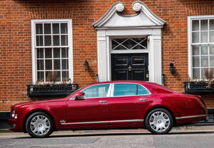 Splendor In Maroon - Exquisite Bentley Mulsanne Wallpaper