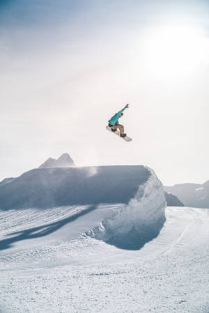 Sport Snowboarding In Snow-covered Mountain Wallpaper