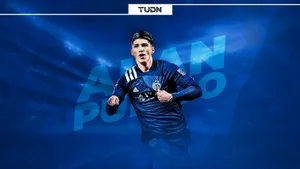 Sporting Kansas City's Alan Pulido In Full Swing Wallpaper