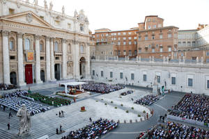 St. Peter's Square Vatican City. Wallpaper