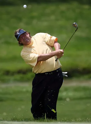 Steve Lowery Hitting Golf Ball Wallpaper