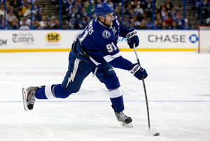 Steven Stamkos Ice Hockey Play Live Sports Wallpaper