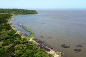 Stunning Lake At St. Lucia Wallpaper