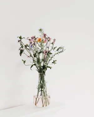 Submerged Flowers Aesthetic Wallpaper