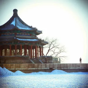 Summer Palace During Winter Wallpaper