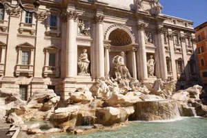 Sunny Day On The Trevi Fountain Wallpaper