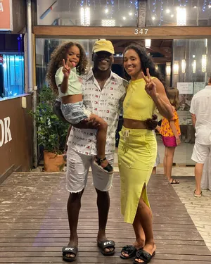 Taila Santos With Family Wallpaper