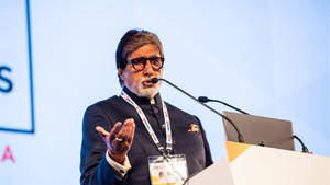 Talking Amitabh Bachchan Wallpaper