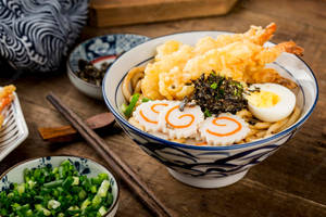 Tempura Seafood Noodles Wallpaper