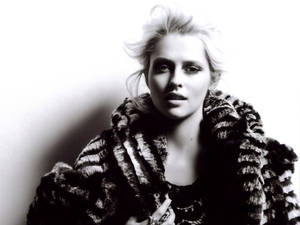 Teresa Palmer Black And White Wallpaper