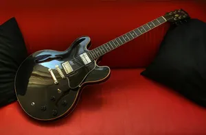 The Iconic Gibson 335 - A Classic Staple For The Modern Musician. Wallpaper