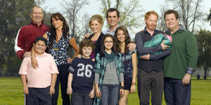 The Modern Family: Together And Happy Wallpaper