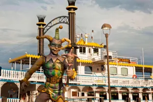 The Sheraton Hotel In New Orleans Wallpaper