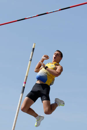 Thibault Boisseau French Pole Vault Athlete Wallpaper