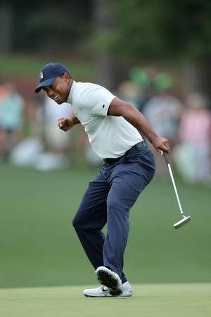 Tiger Woods Masters White Shirt Pose Wallpaper