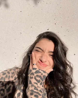 Tiktok Star Dixie D'amelio Wallpaper