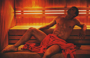 Tom Daley Hot Sauna Wallpaper