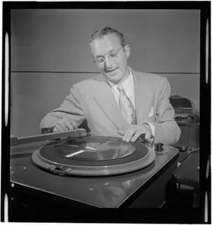 Tommy Dorsey 1947 Phonograph Photography Wallpaper