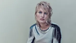 Toni Garrn Sad Face Wallpaper