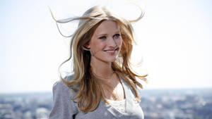 Toni Garrn Side View Profile Wallpaper