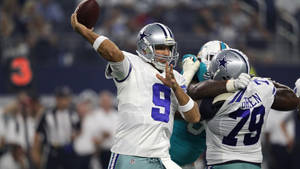 Tony Romo Awesome Dallas Cowboys Wallpaper