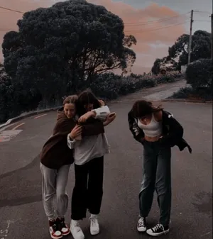 “truest Friends Are Always There For Each Other, No Matter What.” Wallpaper