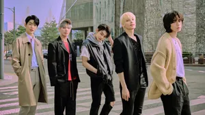 Txt Pedestrian Lane Photoshoot Wallpaper