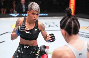 U F C Fighter Stancein Octagon Wallpaper