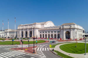 Union Station Exterior Pedestrian Lanes Wallpaper